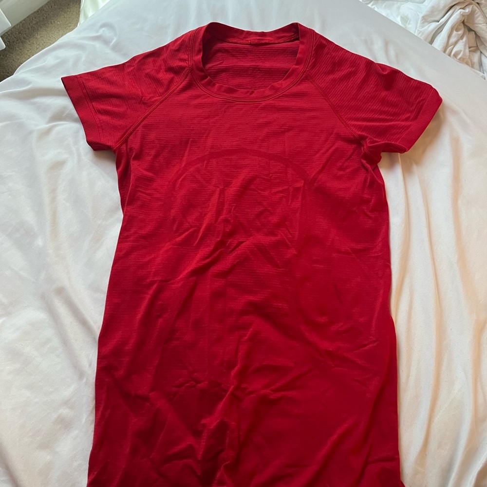 dark red lululemon swiftly tech size 4